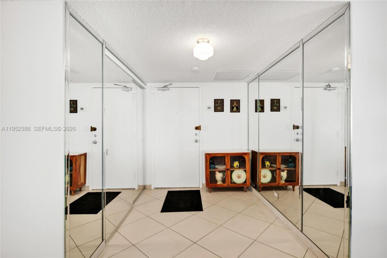 301 174th St, Unit 1018, Sunny Isles Beach, FL 33160 Photo