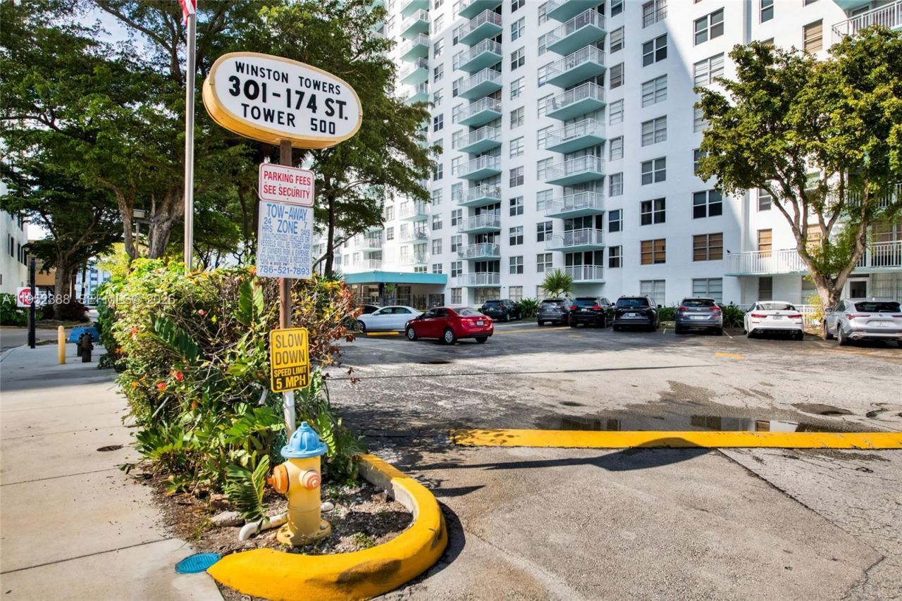 301 174th St, Unit 1018, Sunny Isles Beach, FL 33160 Photo