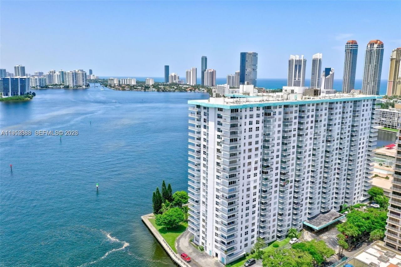 301 174th St, Unit 1018, Sunny Isles Beach, FL 33160 Photo