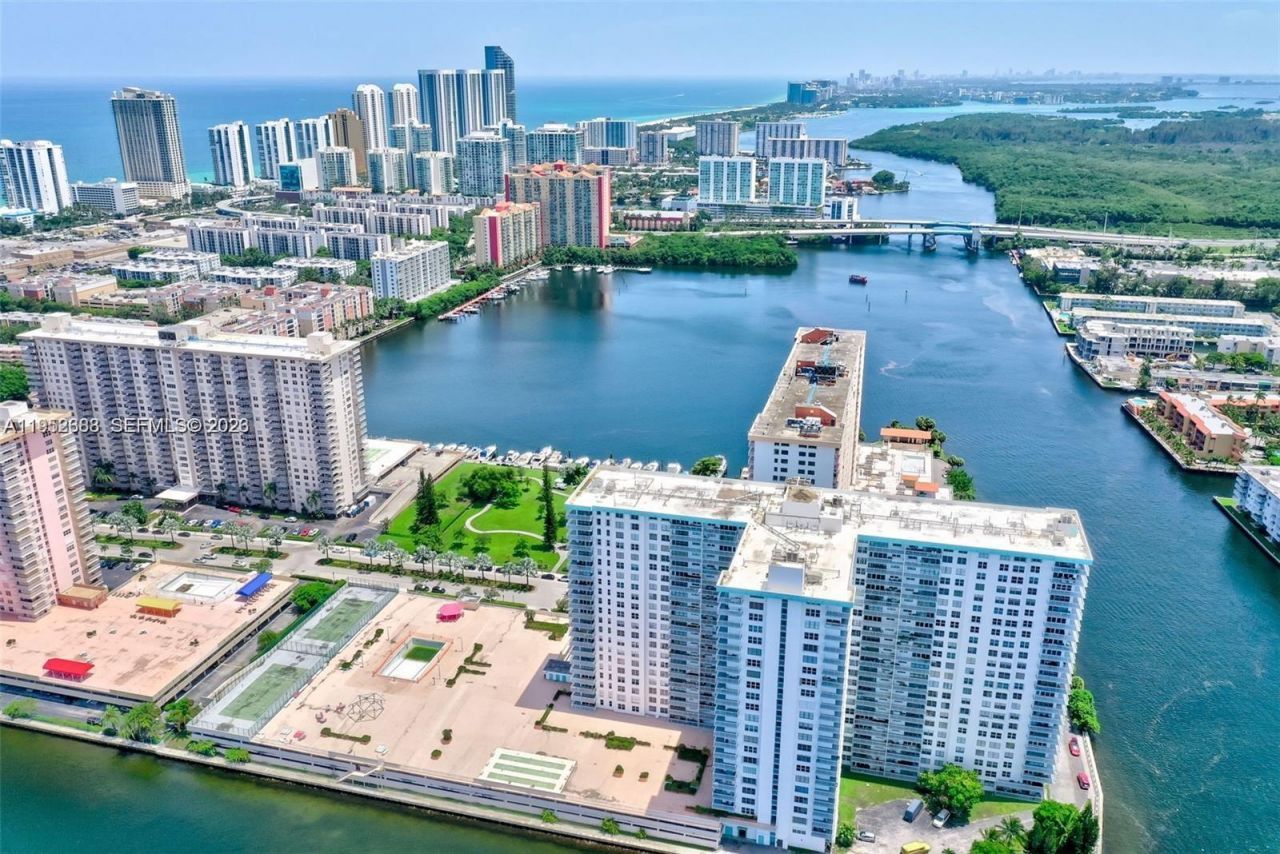 301 174th St, Unit 1018, Sunny Isles Beach, FL 33160 Photo