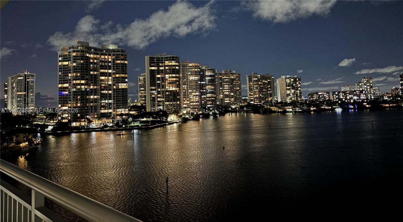 301 174th St, Unit 1018, Sunny Isles Beach, FL 33160 Photo