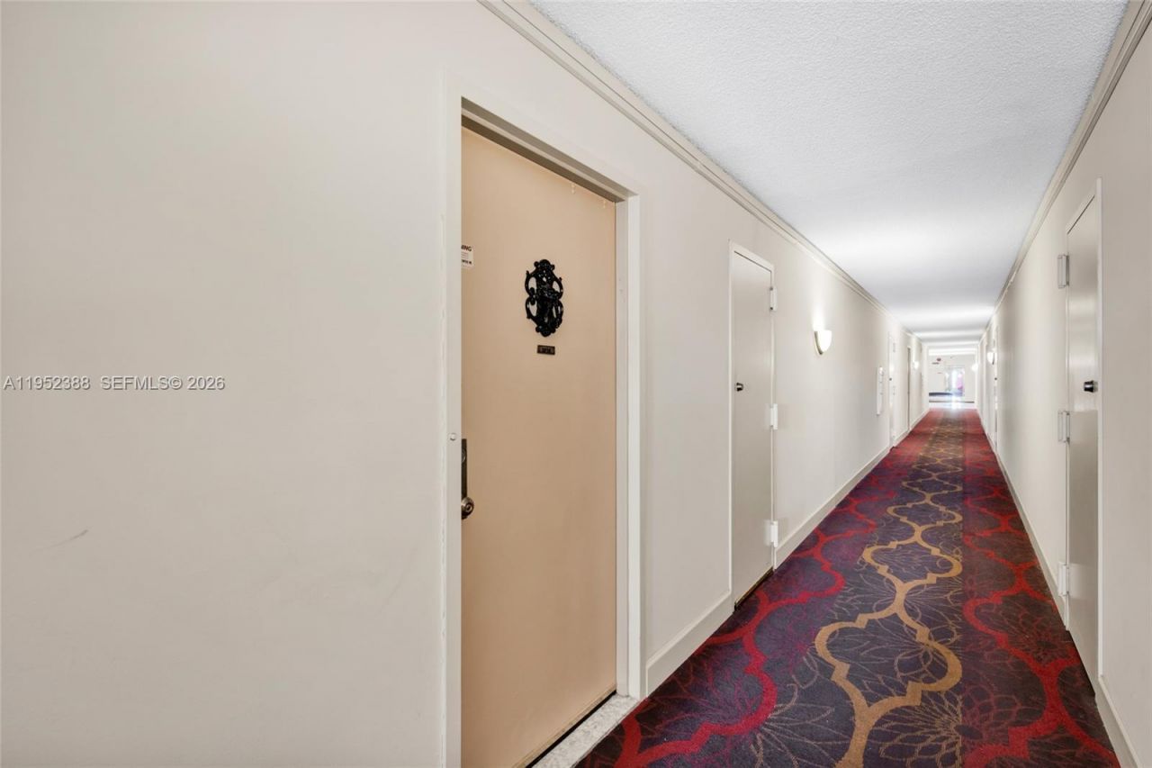 301 174th St, Unit 1018, Sunny Isles Beach, FL 33160 Photo