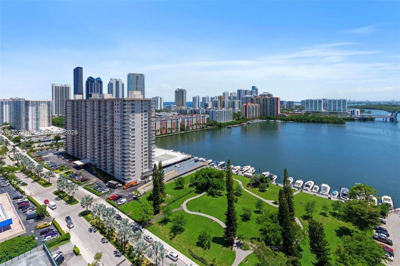 301 174th St, Unit 1018, Sunny Isles Beach, FL 33160 Photo