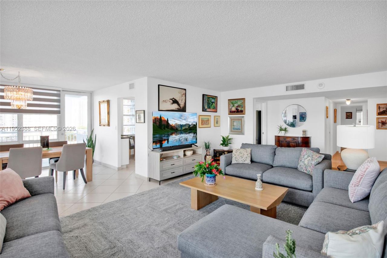 301 174th St, Unit 1018, Sunny Isles Beach, FL 33160 Photo