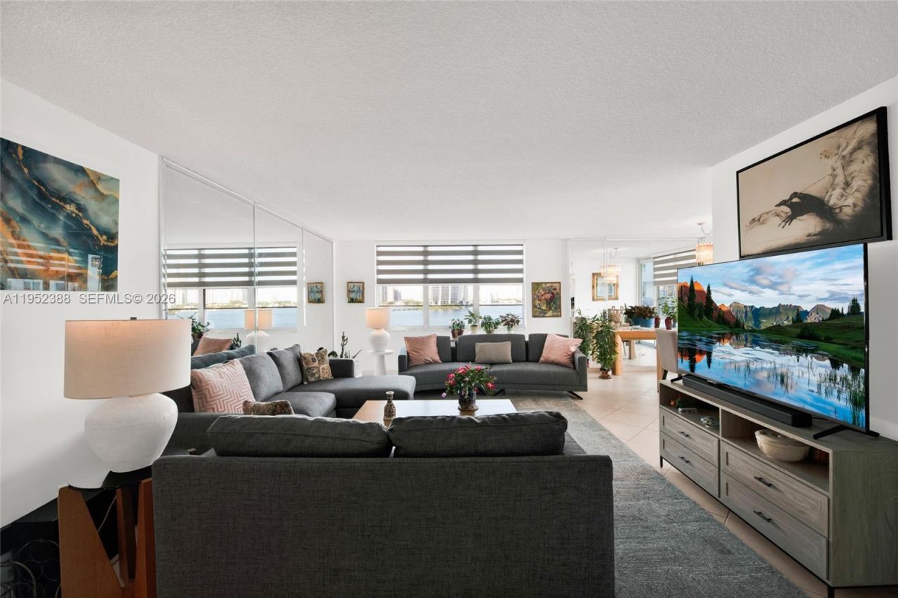 301 174th St, Unit 1018, Sunny Isles Beach, FL 33160 Photo