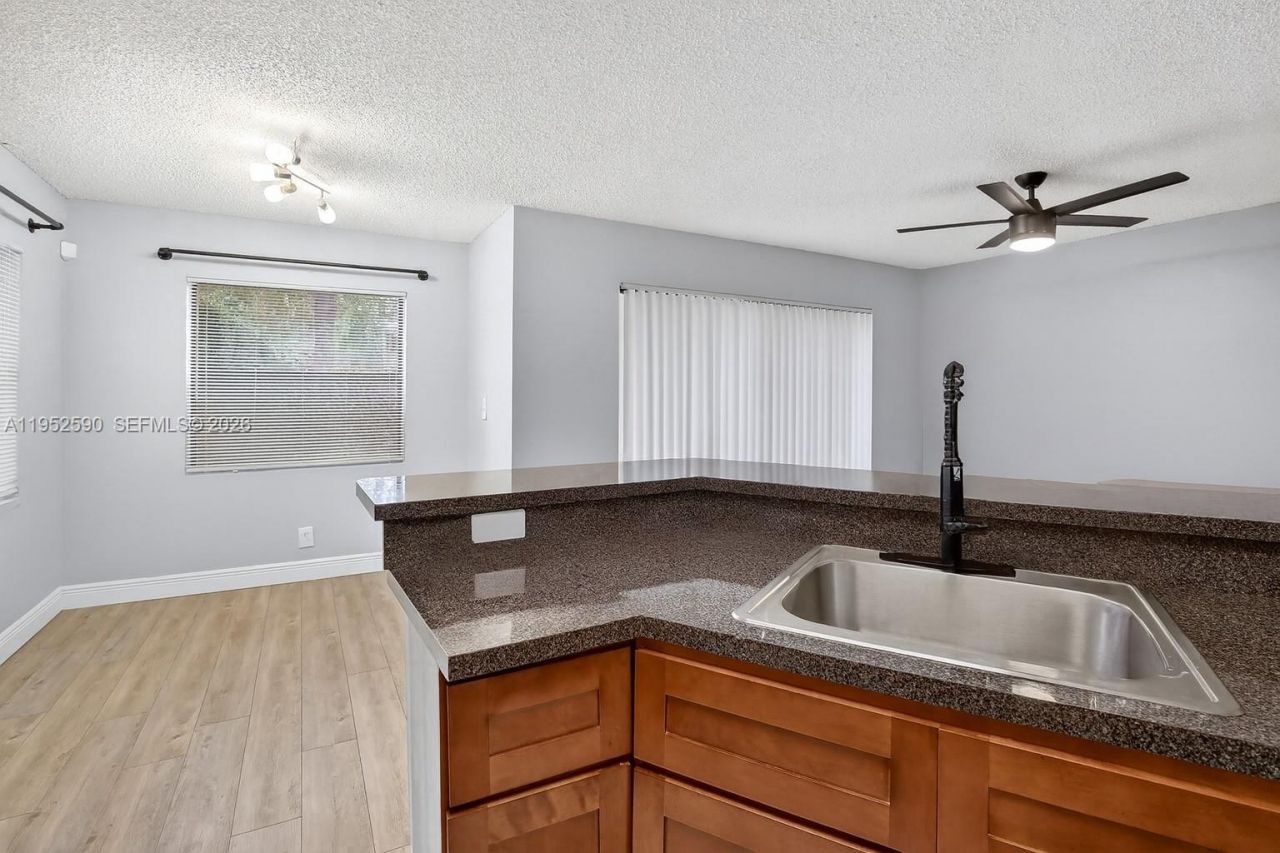 9999 Summerbreeze Dr, Unit 401, Sunrise, FL 33322 Photo