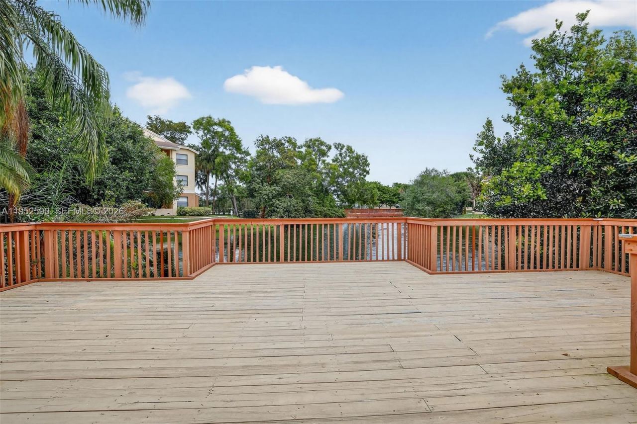 9999 Summerbreeze Dr, Unit 401, Sunrise, FL 33322 Photo