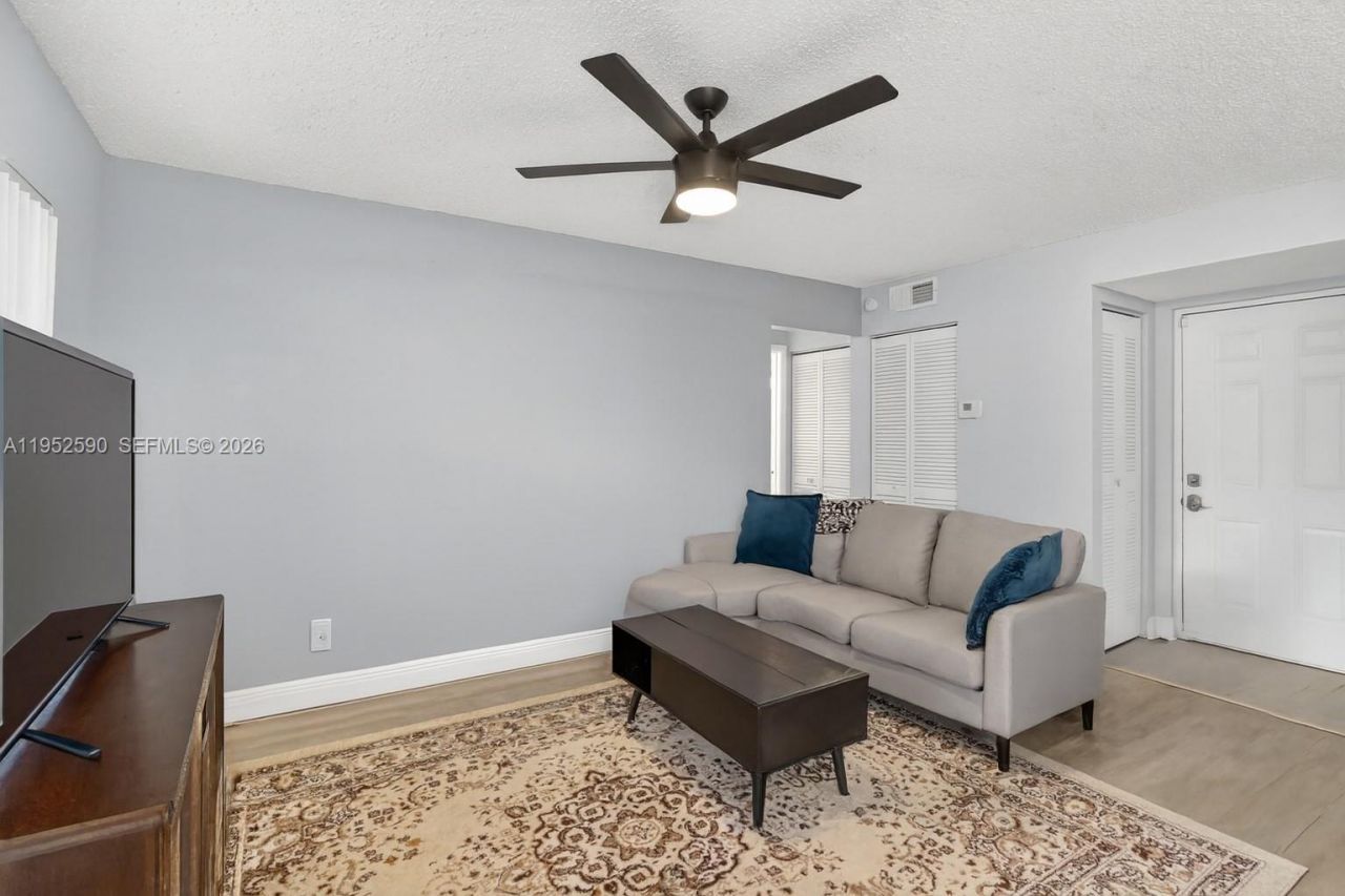 9999 Summerbreeze Dr, Unit 401, Sunrise, FL 33322 Photo