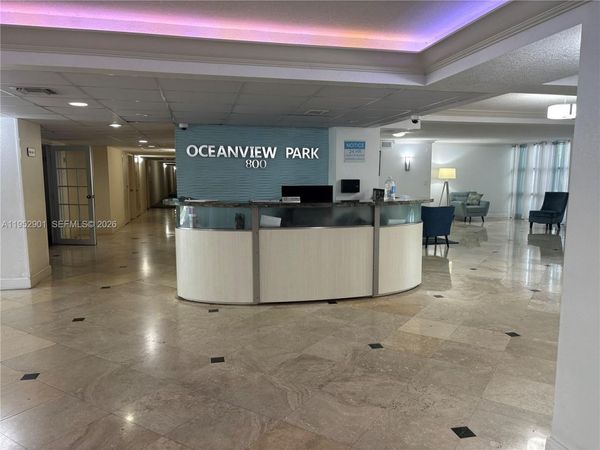 800 Parkview Dr, Unit 823, Hallandale Beach, FL 33009