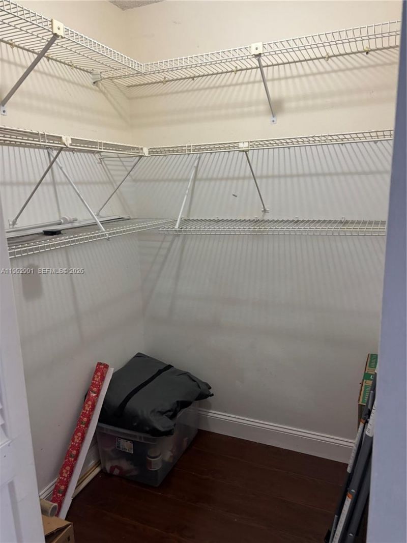 800 Parkview Dr, Unit 823, Hallandale Beach, FL 33009 Photo