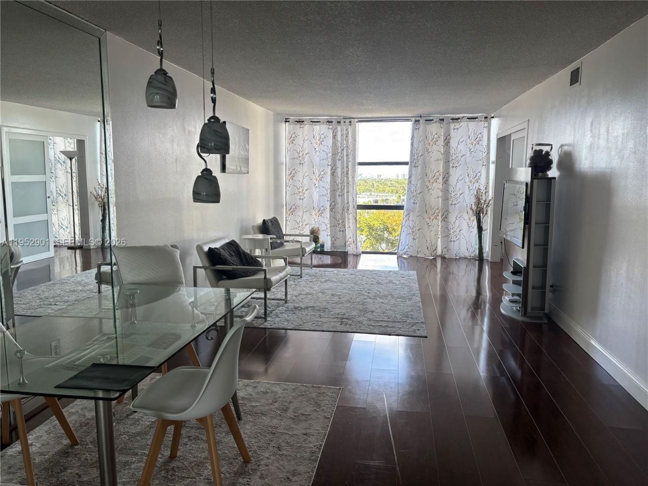 800 Parkview Dr, Unit 823, Hallandale Beach, FL 33009 Photo