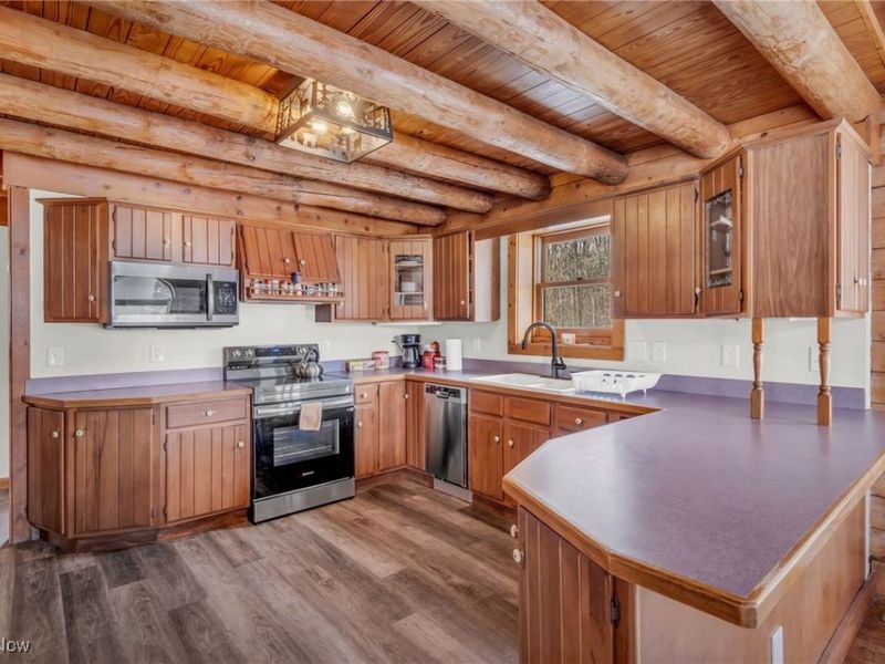 8282 River Corners Road, Homerville, OH 44235 Photo 10