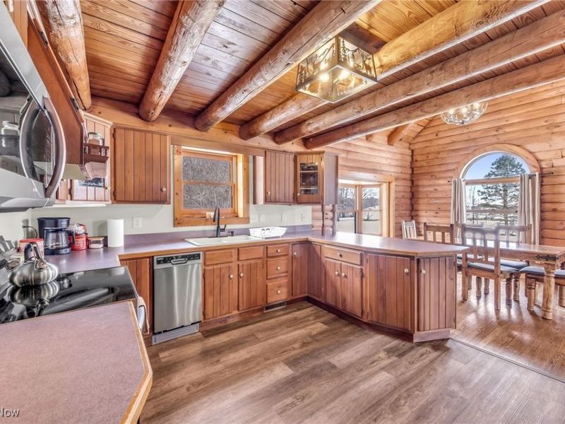 8282 River Corners Road, Homerville, OH 44235 Photo 11