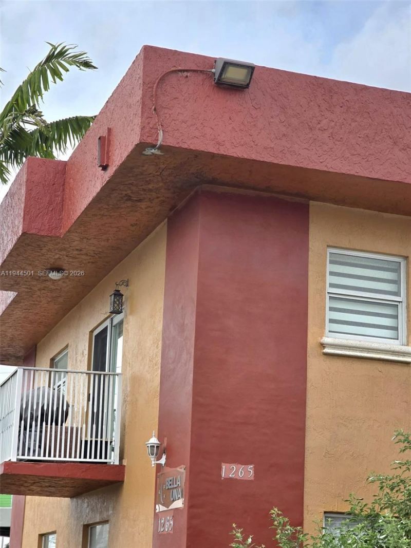 1265 W 24th St, Unit 201, Hialeah, FL 33010 Photo
