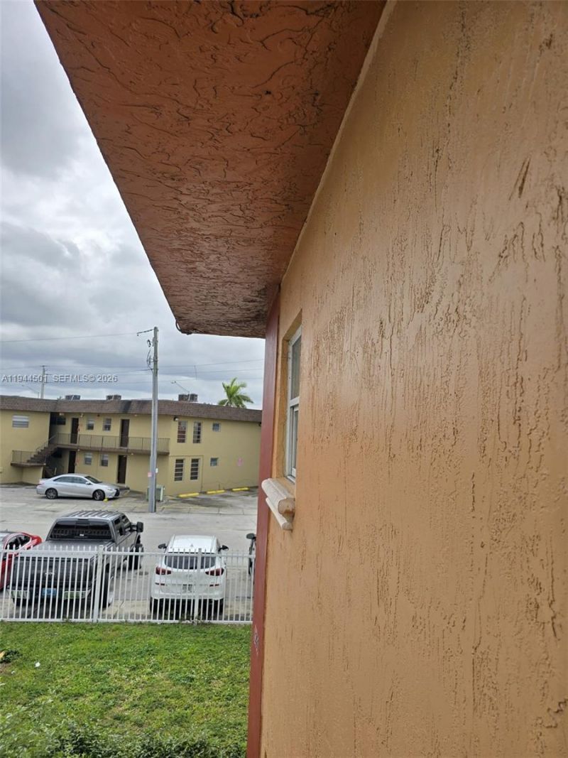 1265 W 24th St, Unit 201, Hialeah, FL 33010 Photo