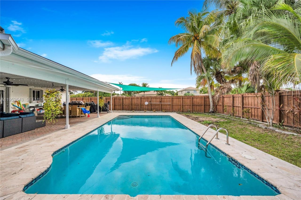 15930 SW 90th Ave , Palmetto Bay, FL 33157 Photo