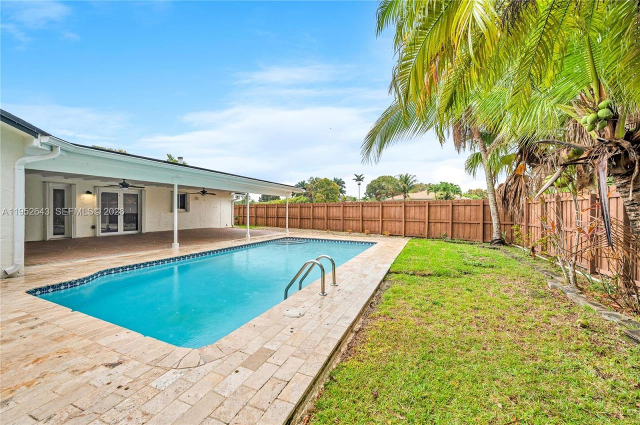 15930 SW 90th Ave , Palmetto Bay, FL 33157 Photo