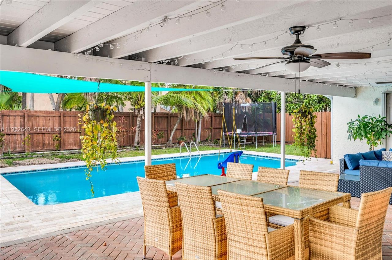 15930 SW 90th Ave , Palmetto Bay, FL 33157 Photo