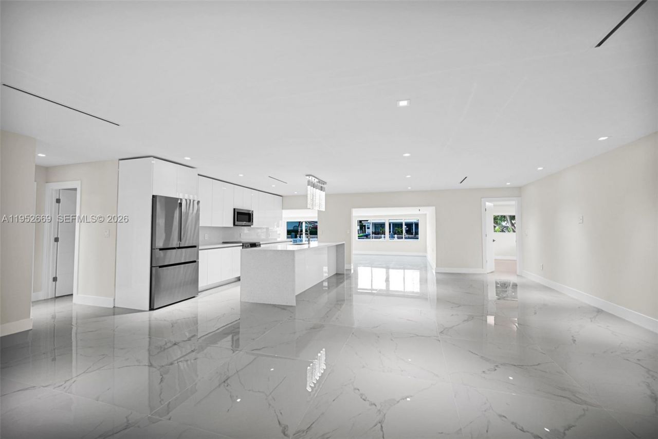 1250 NE 82nd St, Miami, FL 33138 Photo