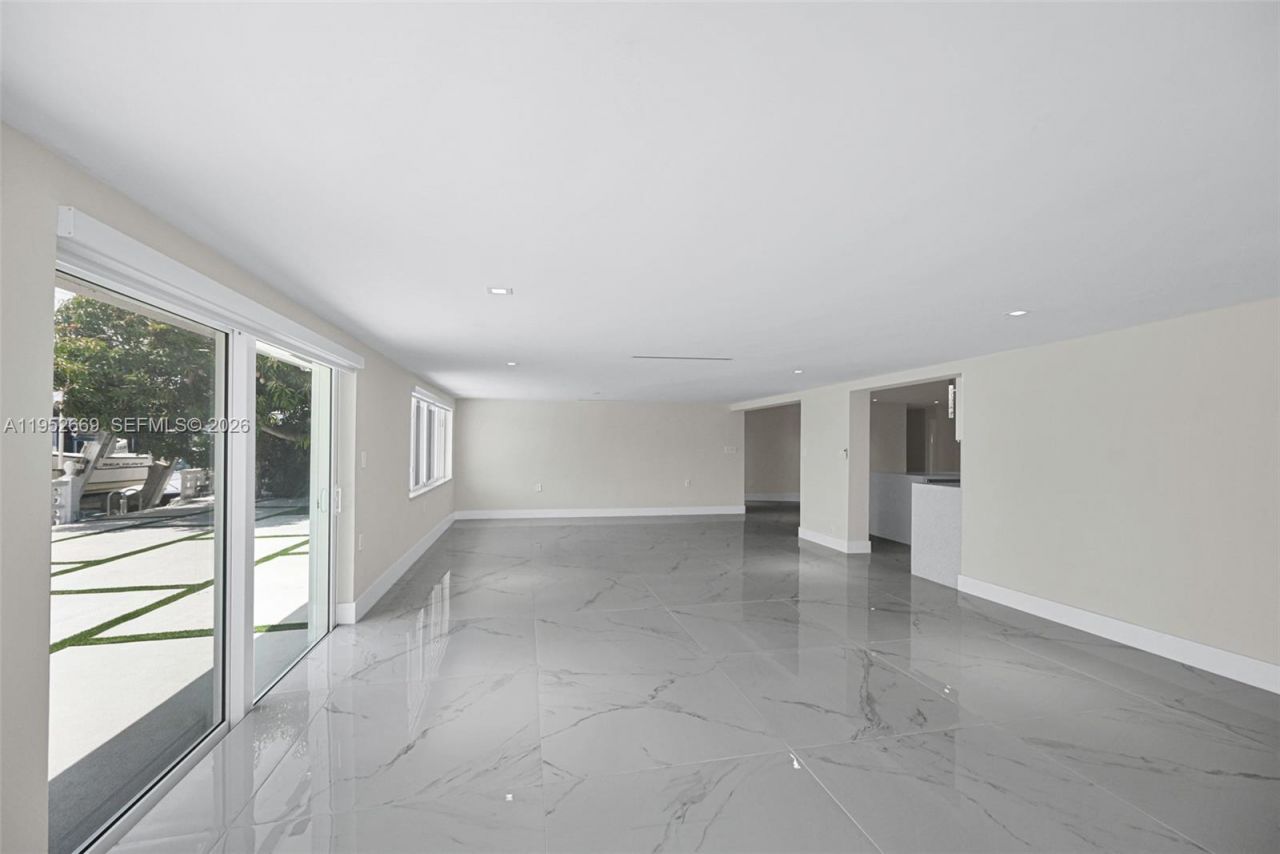 1250 NE 82nd St, Miami, FL 33138 Photo