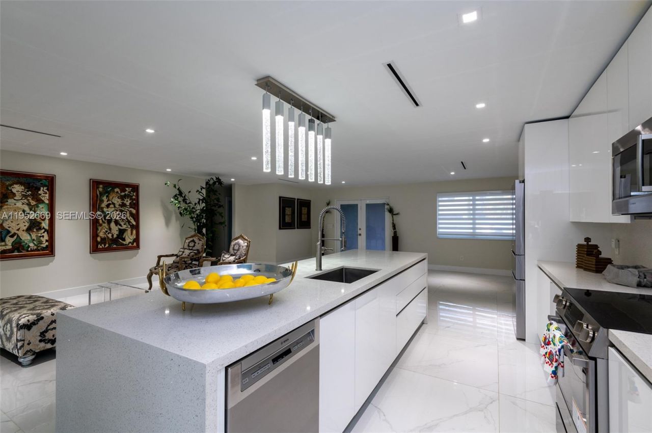 1250 NE 82nd St, Miami, FL 33138 Photo