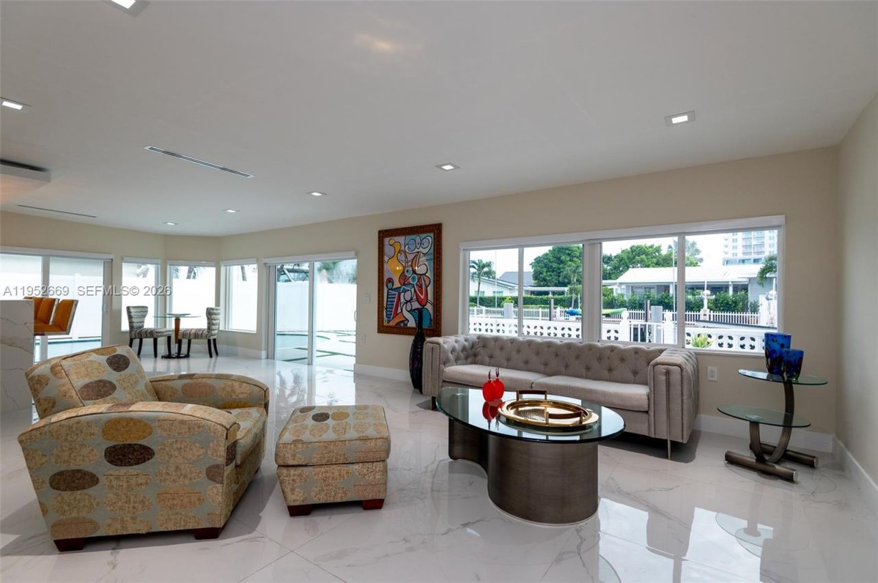 1250 NE 82nd St, Miami, FL 33138 Photo