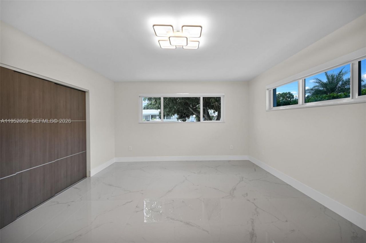 1250 NE 82nd St, Miami, FL 33138 Photo