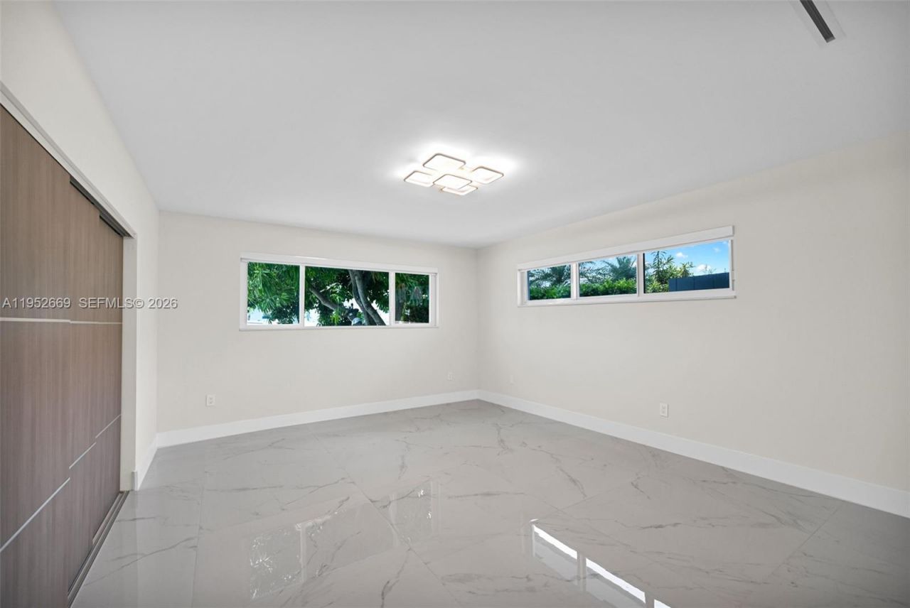 1250 NE 82nd St, Miami, FL 33138 Photo