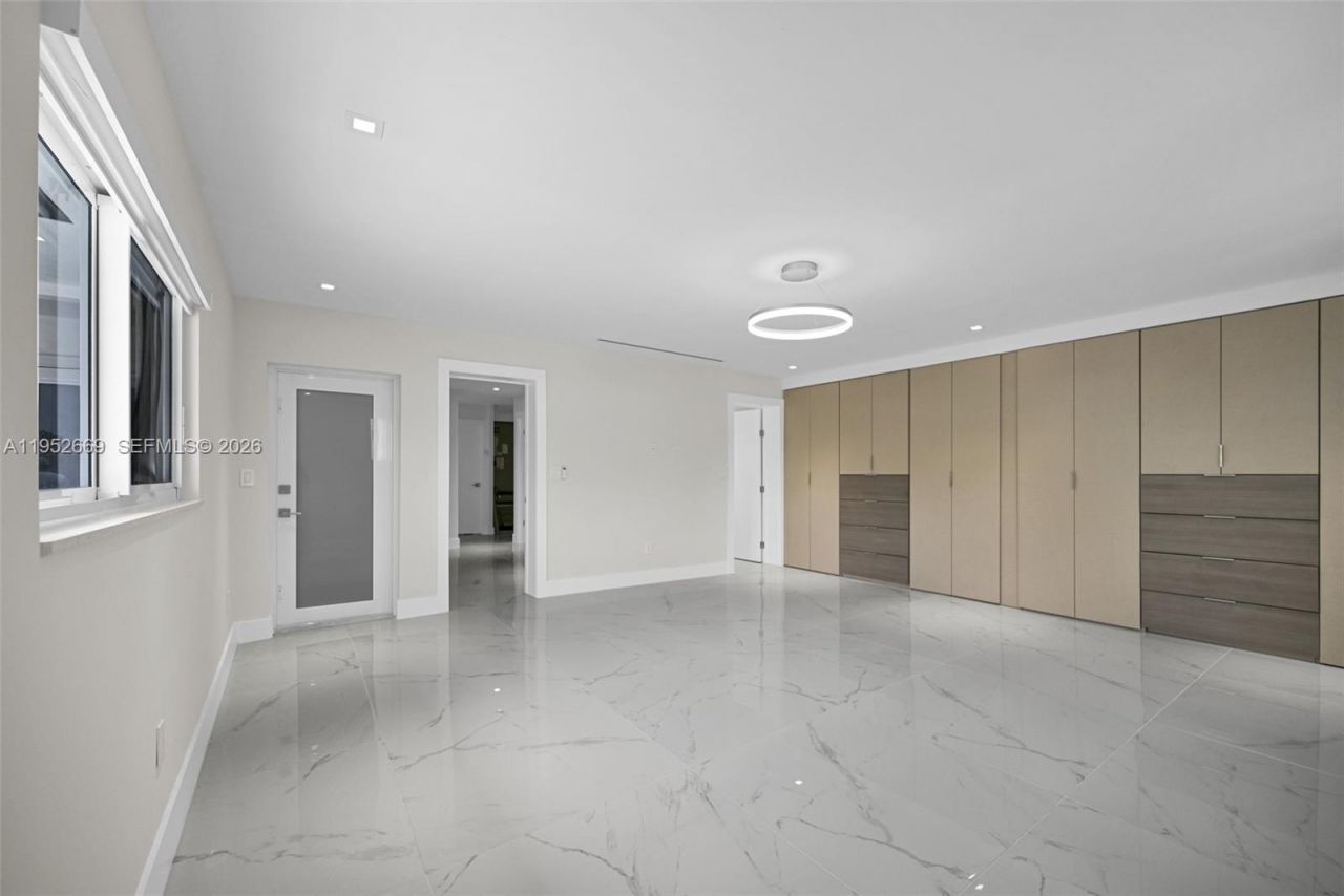 1250 NE 82nd St, Miami, FL 33138 Photo