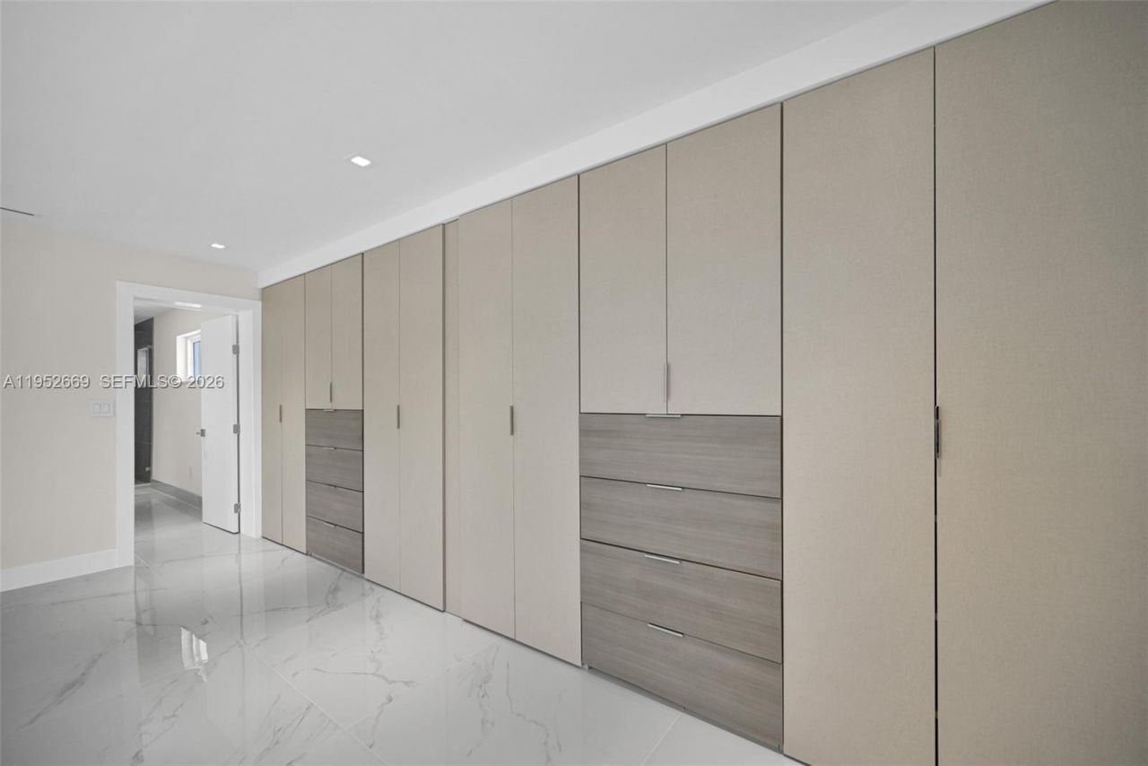 1250 NE 82nd St, Miami, FL 33138 Photo