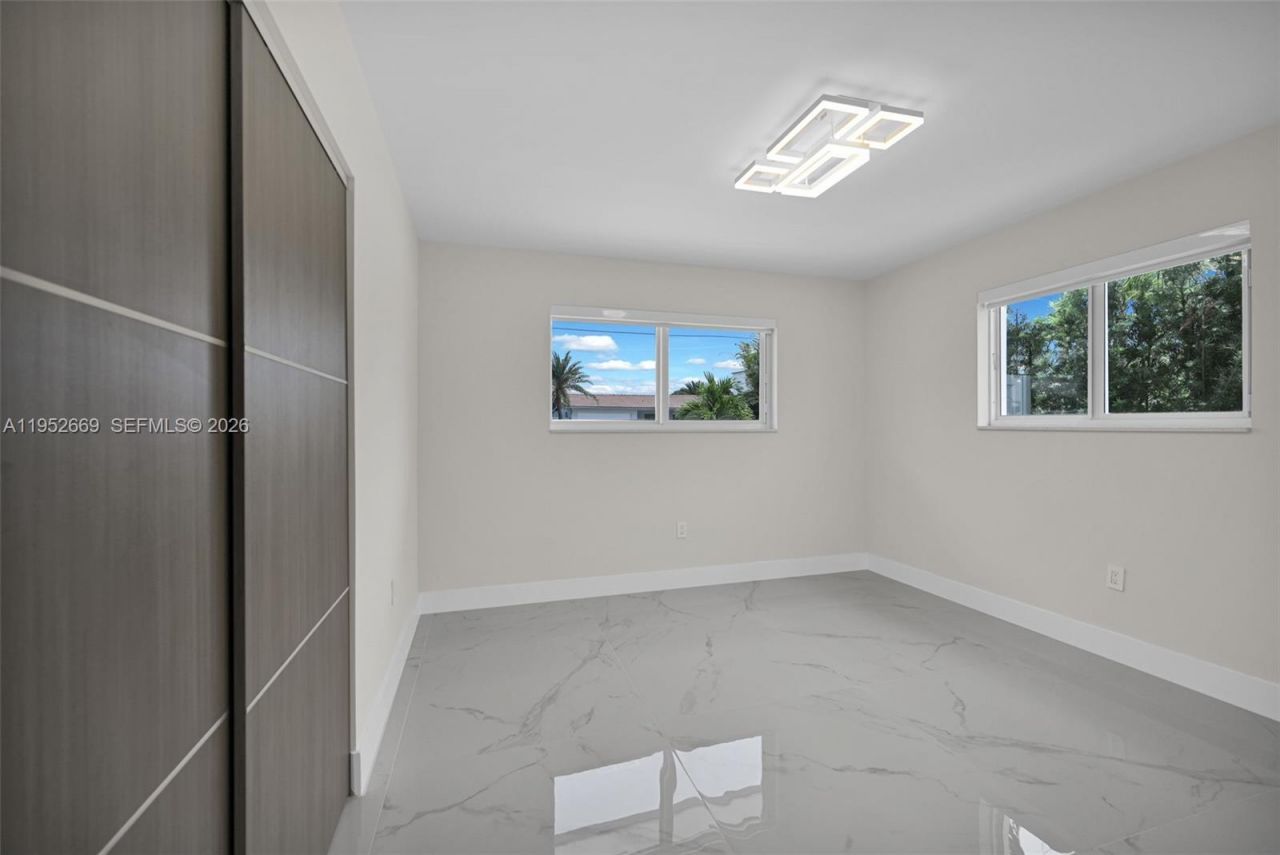 1250 NE 82nd St, Miami, FL 33138 Photo