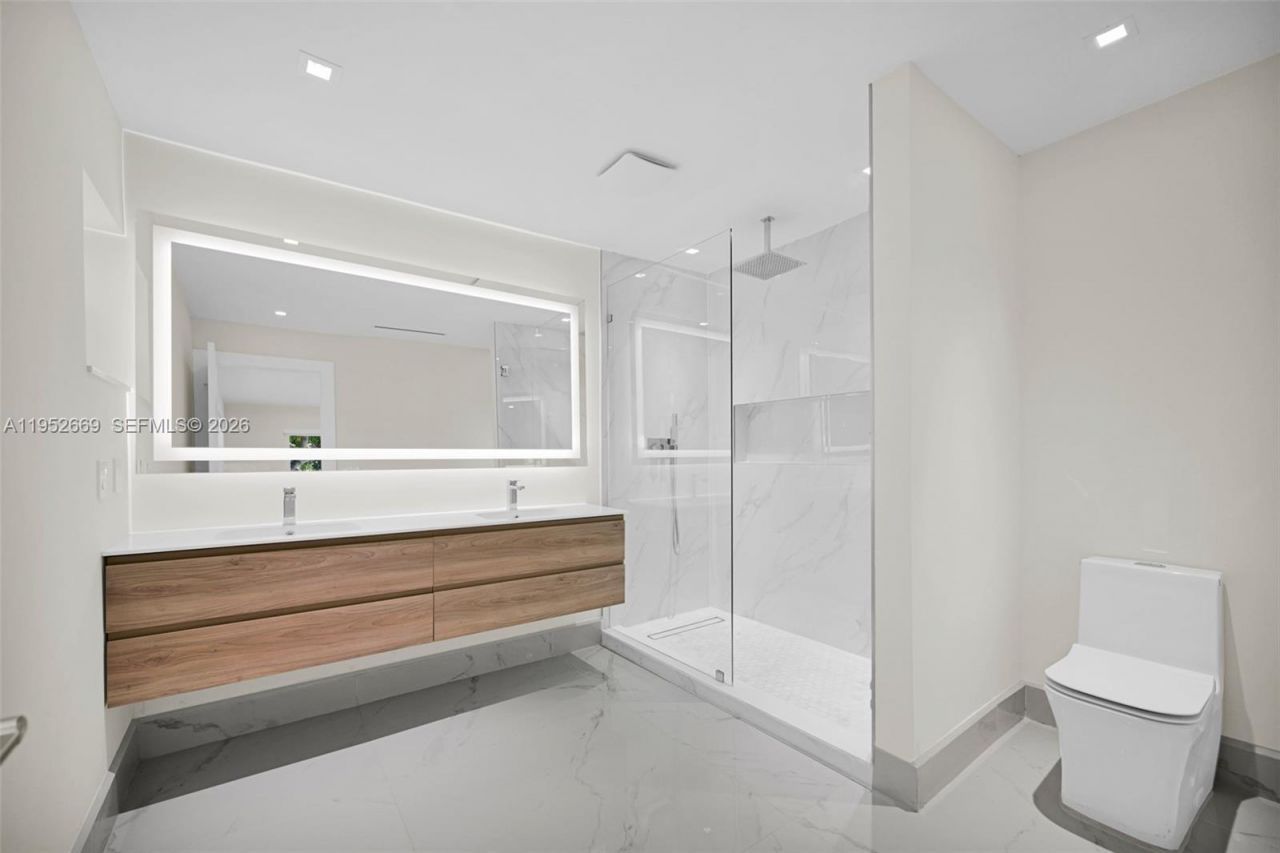 1250 NE 82nd St, Miami, FL 33138 Photo