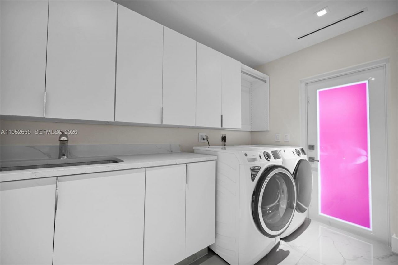 1250 NE 82nd St, Miami, FL 33138 Photo