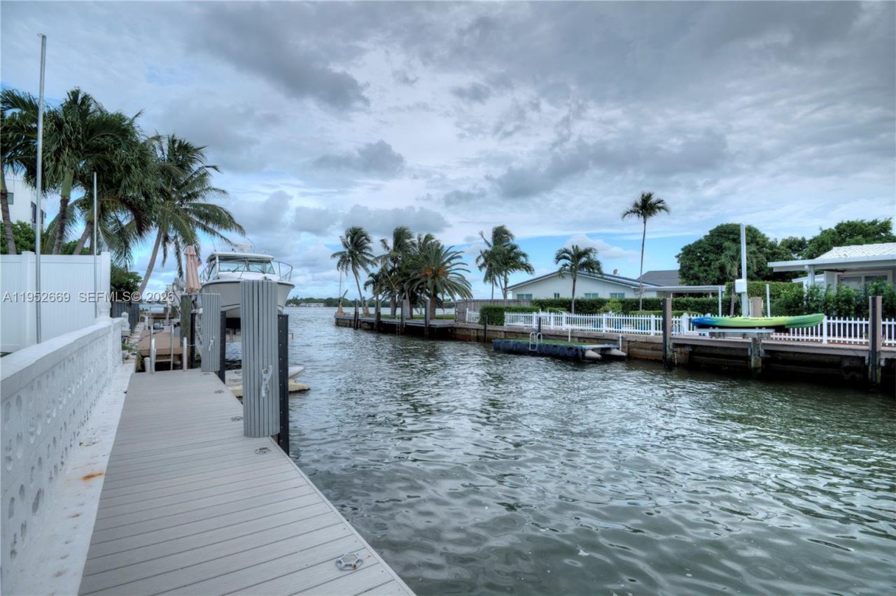 1250 NE 82nd St, Miami, FL 33138 Photo