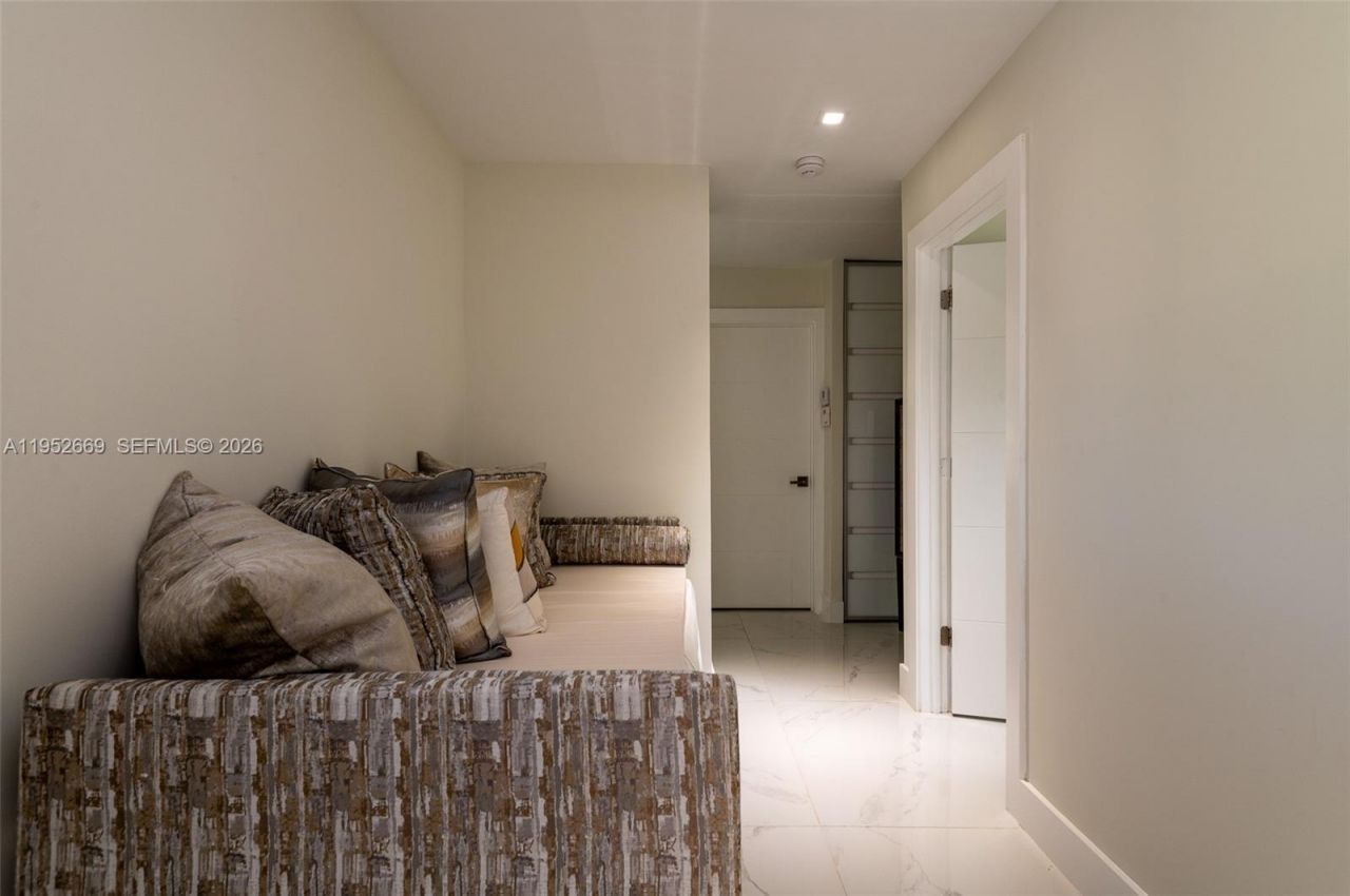 1250 NE 82nd St, Miami, FL 33138 Photo