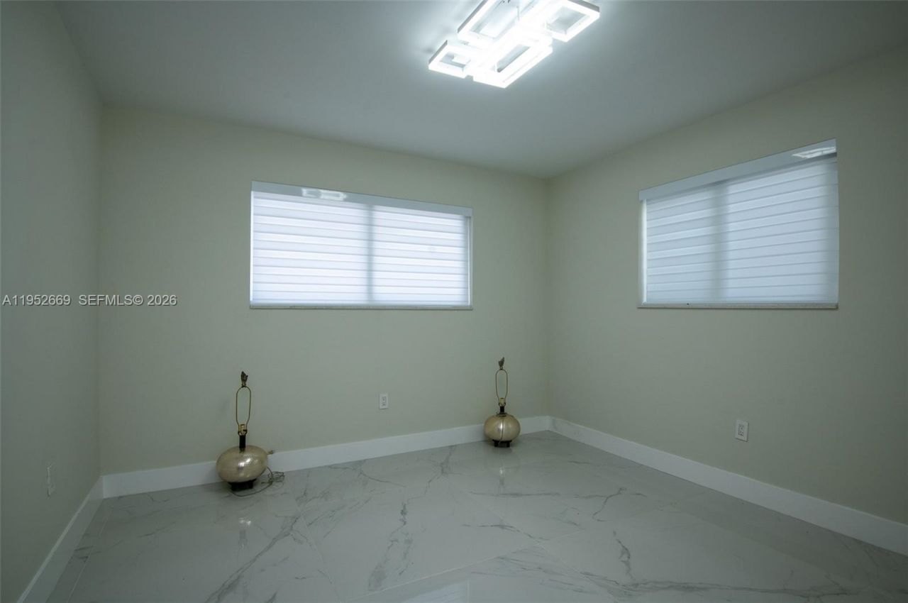 1250 NE 82nd St, Miami, FL 33138 Photo