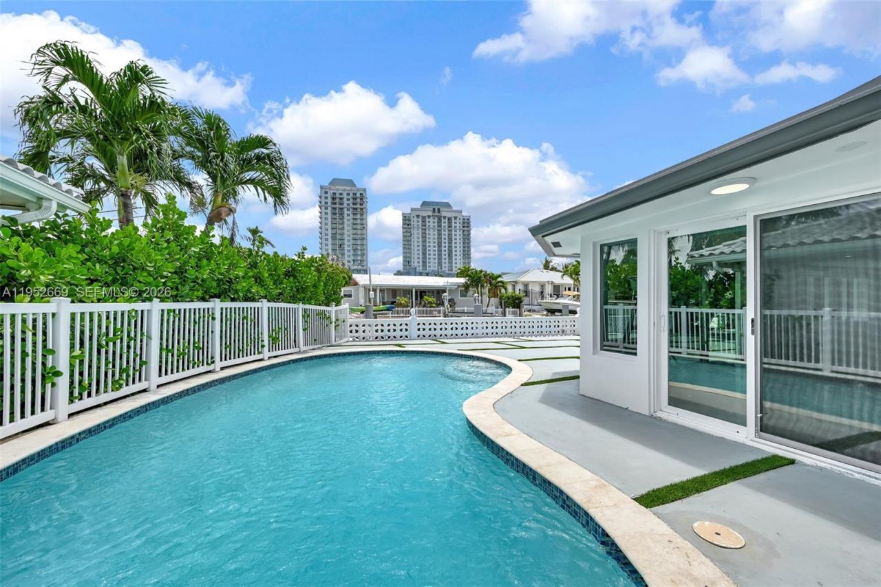 1250 NE 82nd St, Miami, FL 33138 Photo