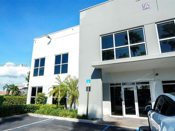 7865 NW 46th St, Unit 8, Doral, FL 33166