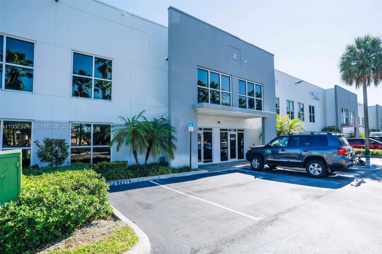 7865 NW 46th St, Unit 8, Doral, FL 33166 Photo