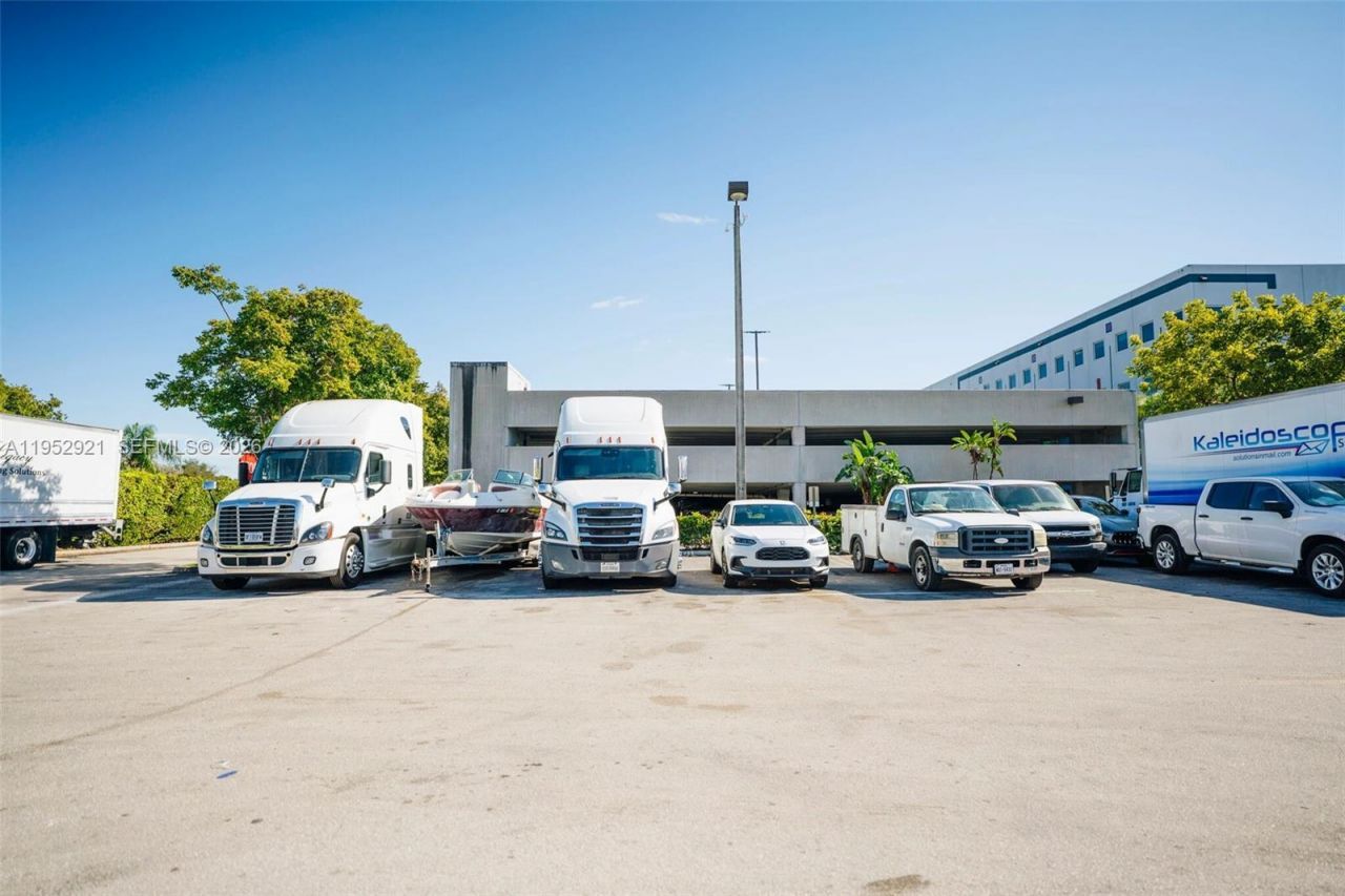 7865 NW 46th St, Unit 8, Doral, FL 33166 Photo