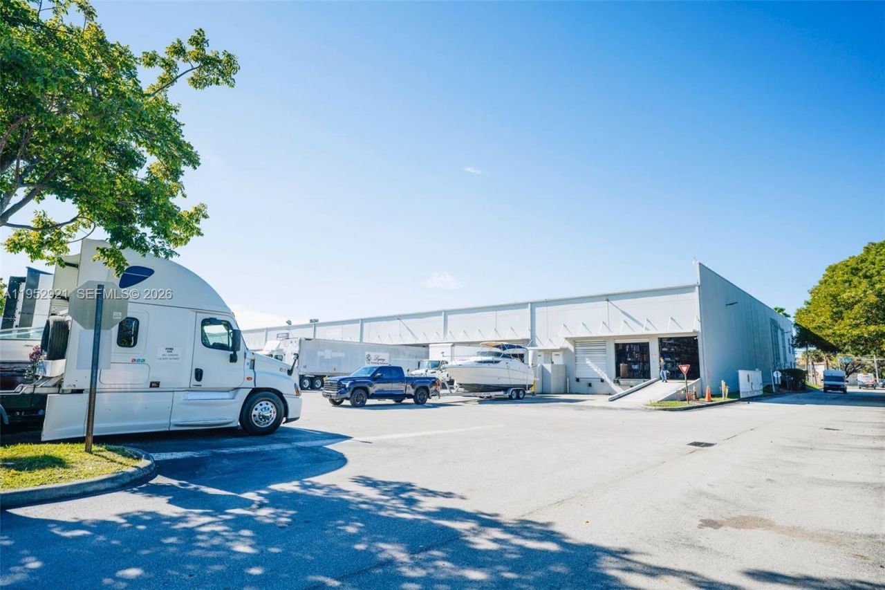 7865 NW 46th St, Unit 8, Doral, FL 33166 Photo