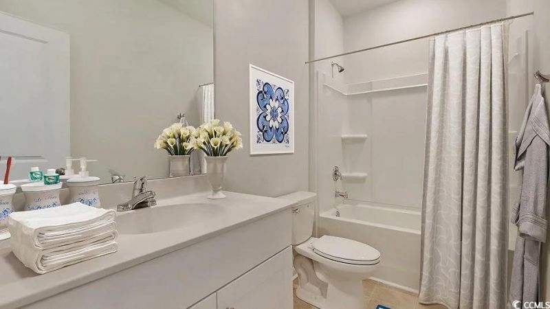 827 Western Rail Way Photo 9