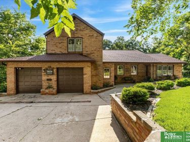 9674 N 30 Street, Omaha, NE 68112