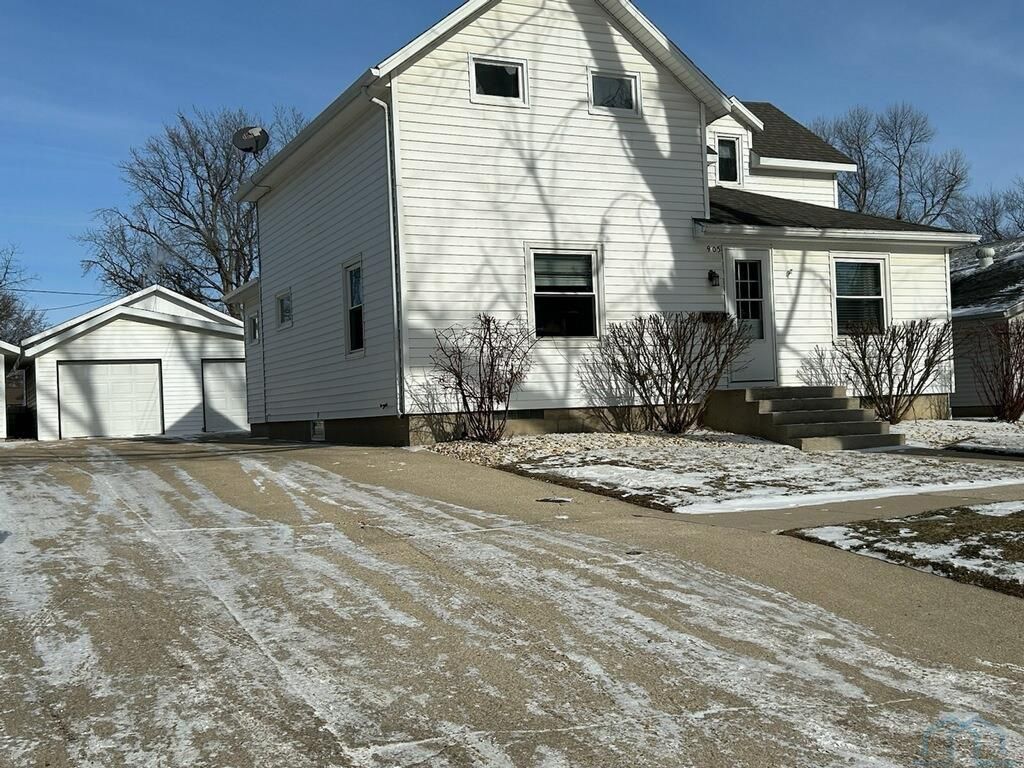 905 6th Street, Sheldon, IA 51201 Main Photo