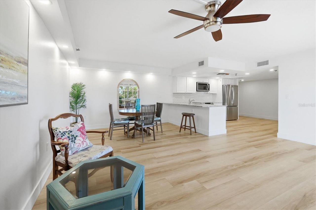 7430 Sunshine Skyway Lane S, Unit 201A, Saint Petersburg, FL 33711 Photo