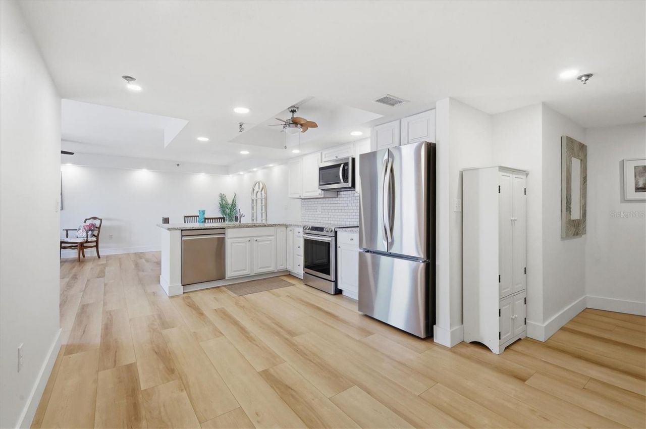 7430 Sunshine Skyway Lane S, Unit 201A, Saint Petersburg, FL 33711 Photo