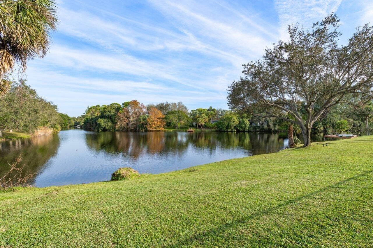 5603 Whirlaway Road, Palm Beach Gardens, FL 33418 Photo