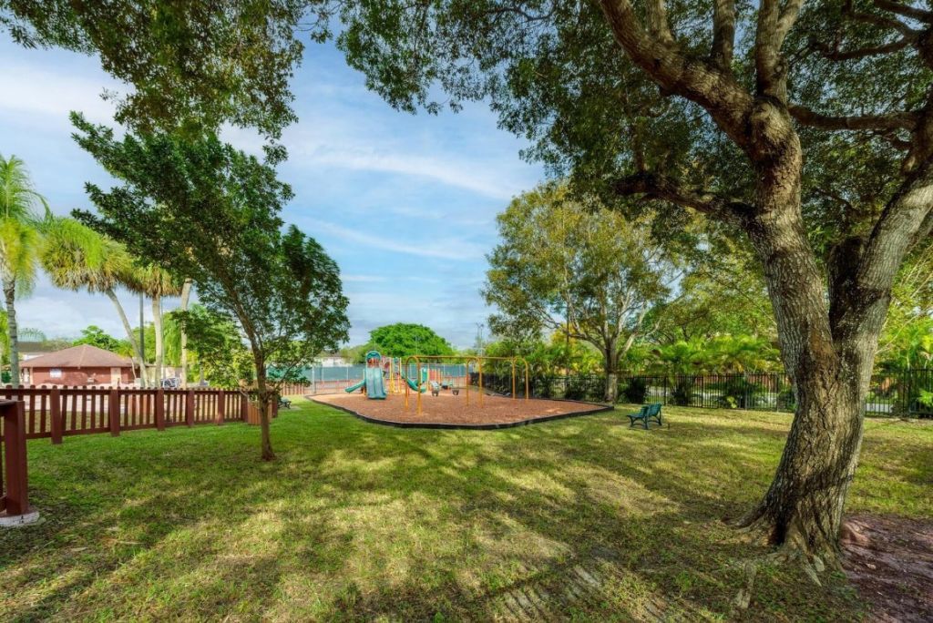 6604 SW 114th Place, Unit C72, Miami, FL 33173 Photo