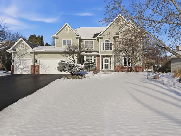 18566 Magenta Bay, Eden Prairie, MN 55347