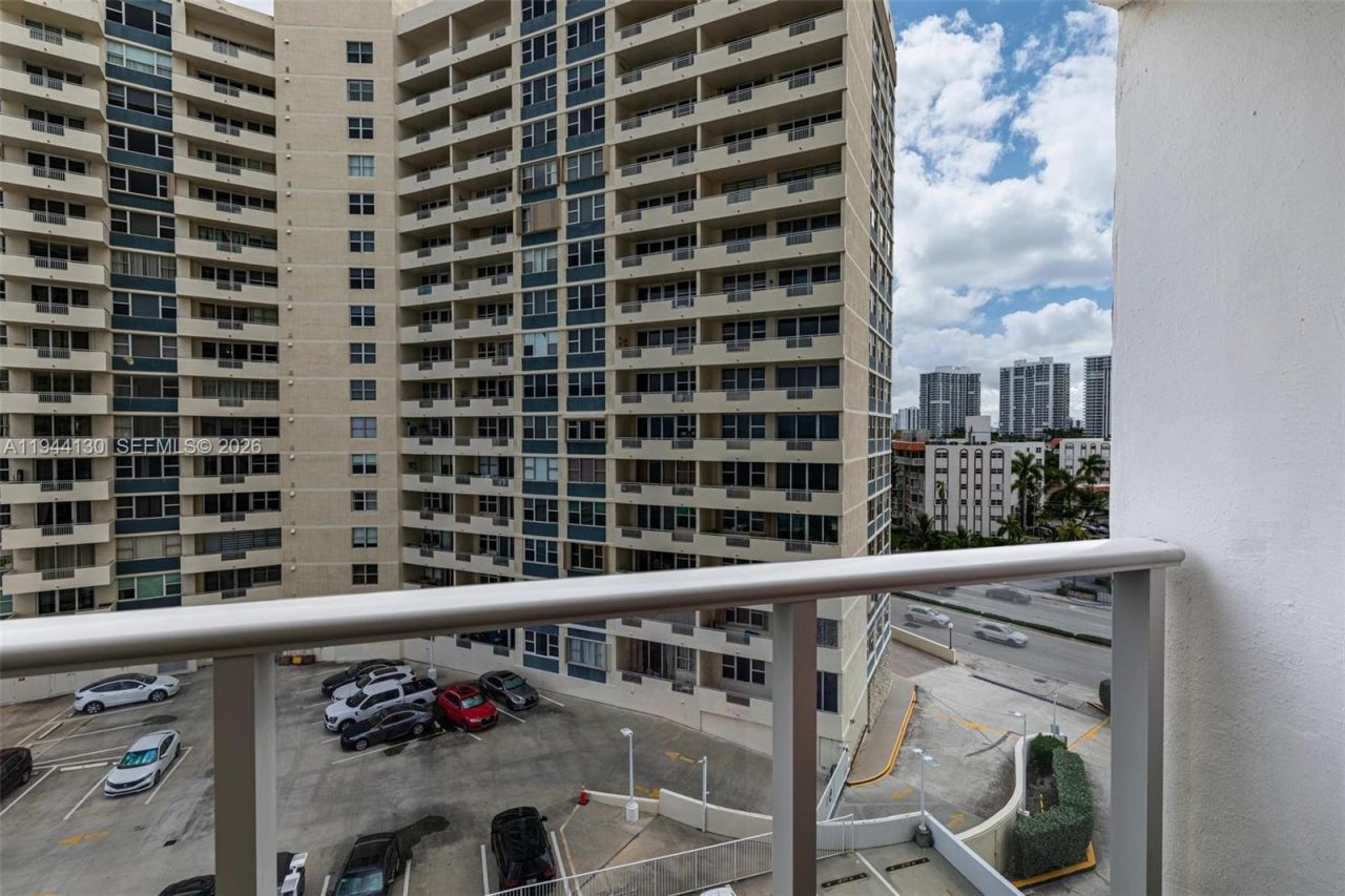 3140 S Ocean Dr, Unit 603, Hallandale Beach, FL 33009 Photo
